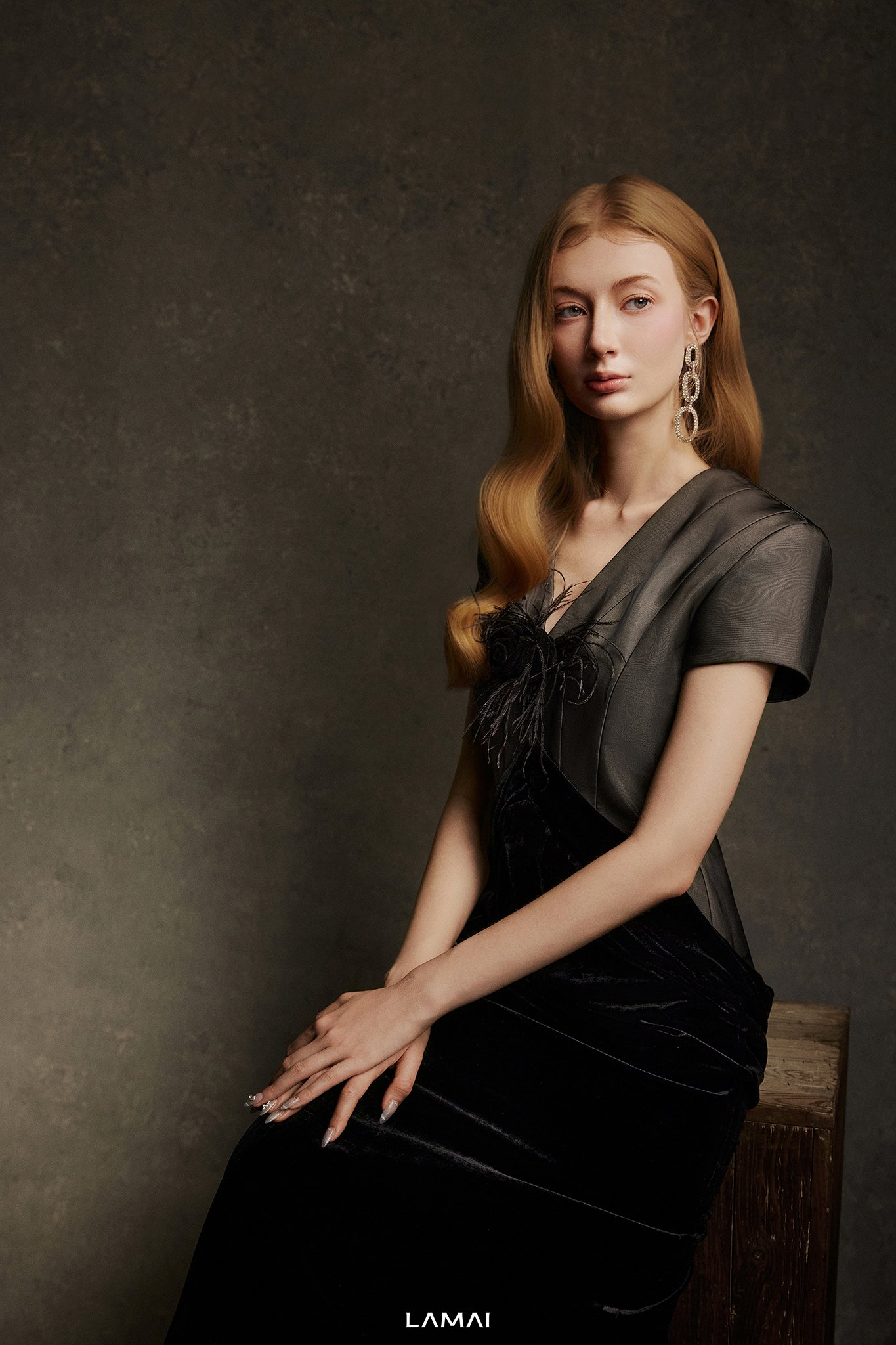 Noir Velvet V-Neck Midi Dress - Image 4