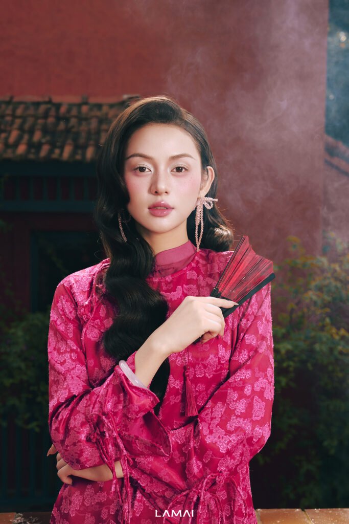 "Đào Nguyệt" Ao Dai